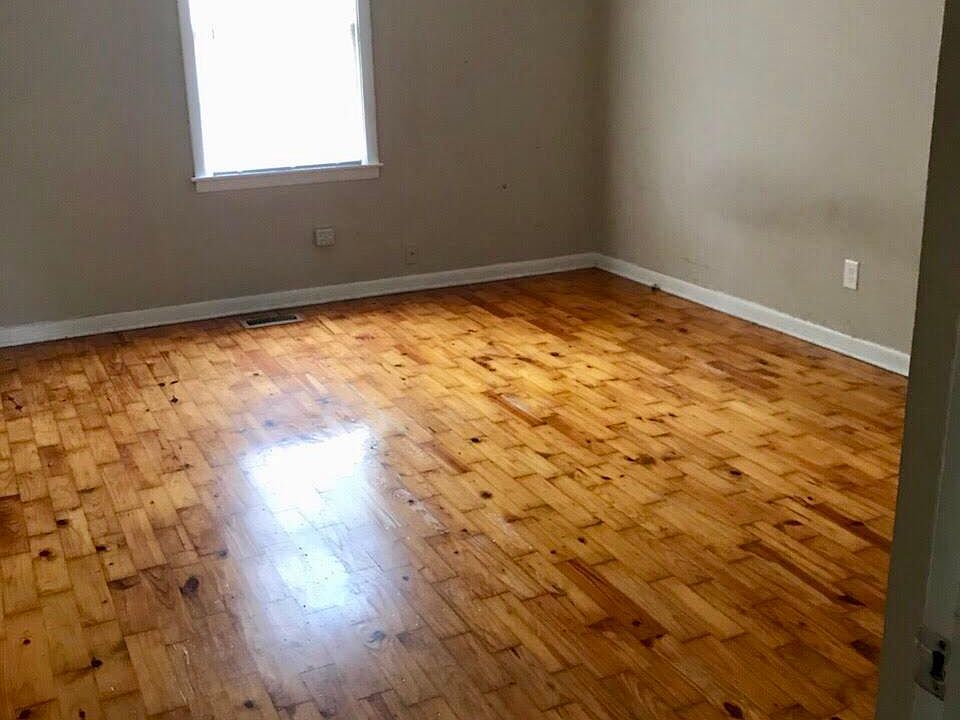 2nd image of 109 College St NE