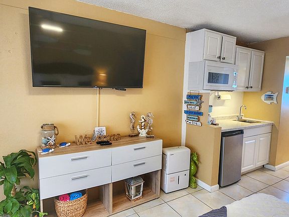 5th image of 219 S Atlantic Ave #205
