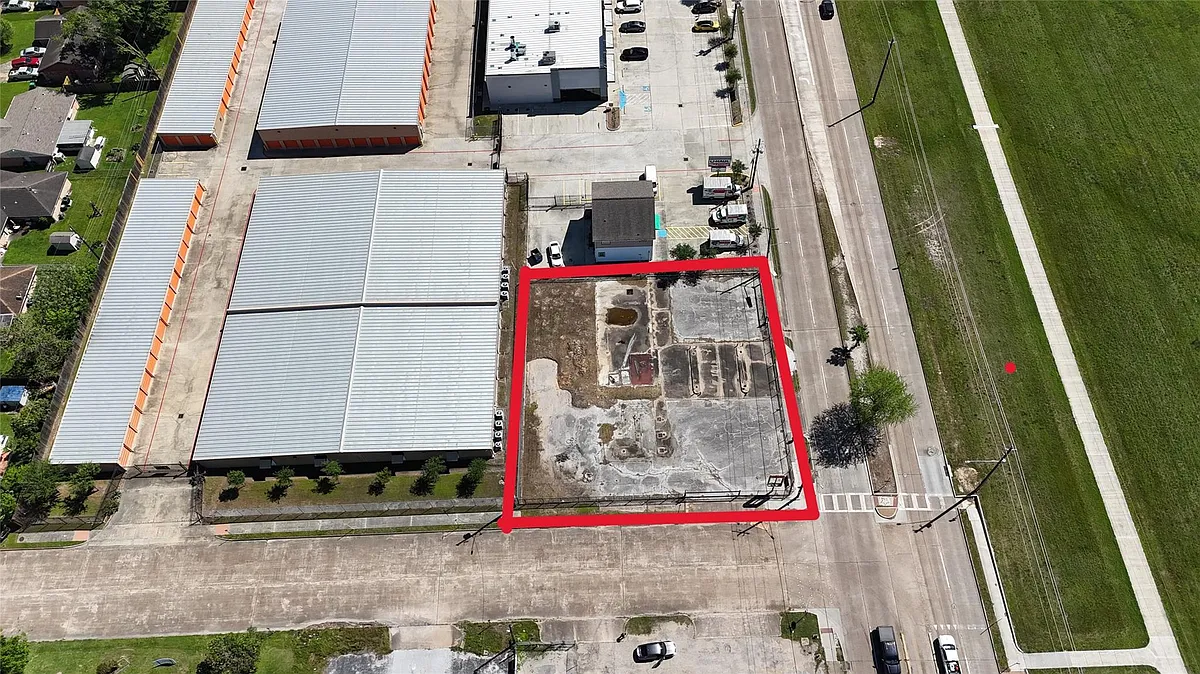 Building Photo - 13103 Hiram Clarke Rd