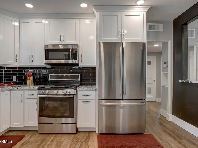 2235 E Heatherbrae Dr — Photo 7