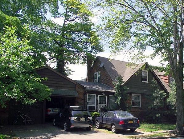 2nd image of 7-14 Essex Pl