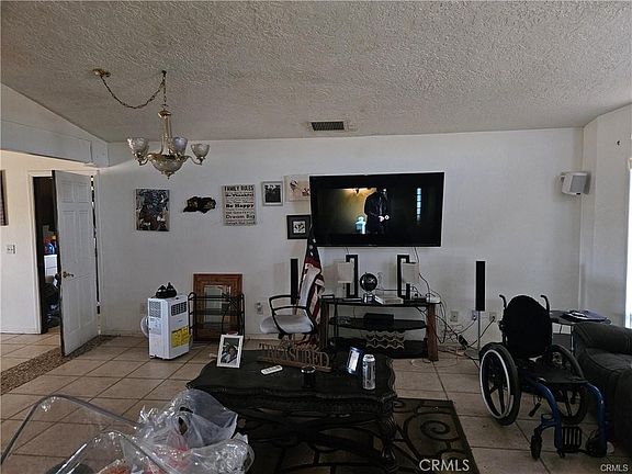 2nd image of 16709 Deodar St