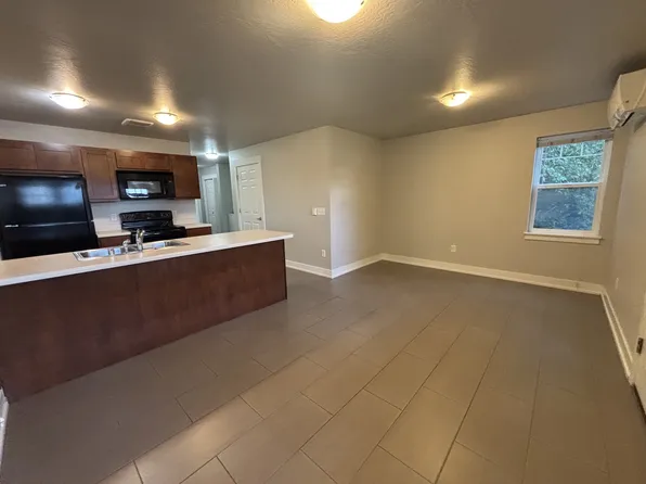 1745 S 3rd St W APT 102, Missoula, MT 59801