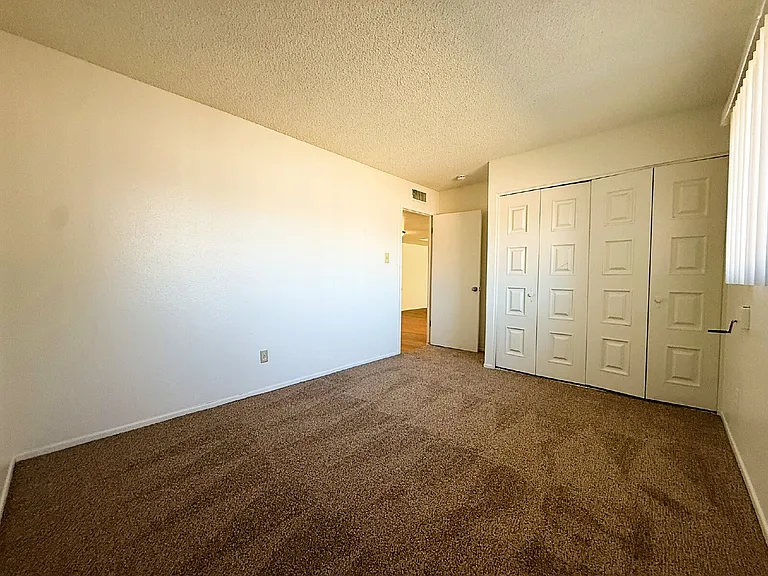 5208 W Calavar Rd — Photo 22