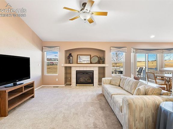 4th image of 4190 Greens Dr