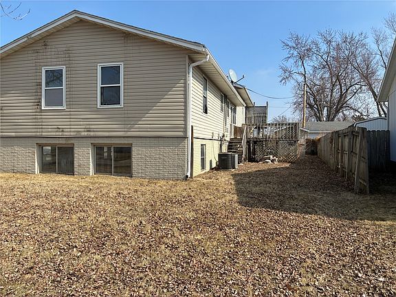 2nd image of 415 Daws Rd #417