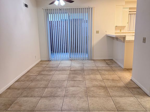 Dining room & back patio