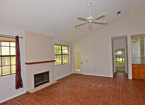 5th image of 240 Meadowlakes Dr