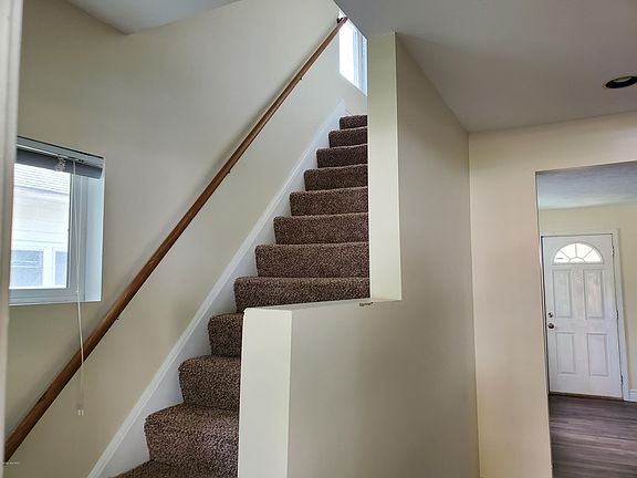 2nd image of 1514 Lane Blvd