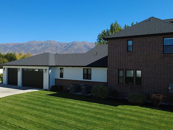 3rd image of 1924 W Pearl Park Cir