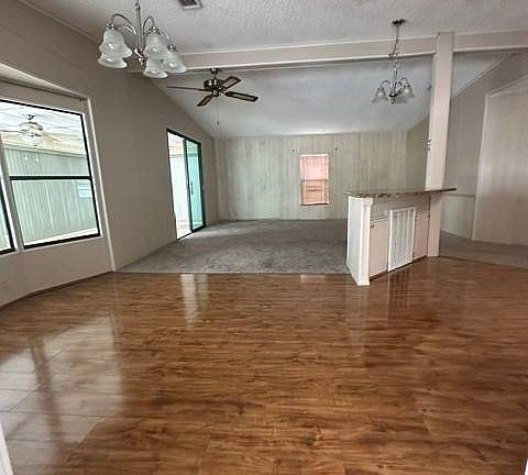4th image of 1004 Dewitt St #1004
