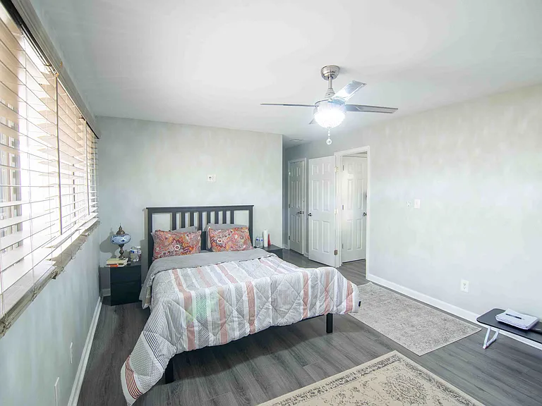7908 Horse Chestnut Ln #7908 — Photo 32