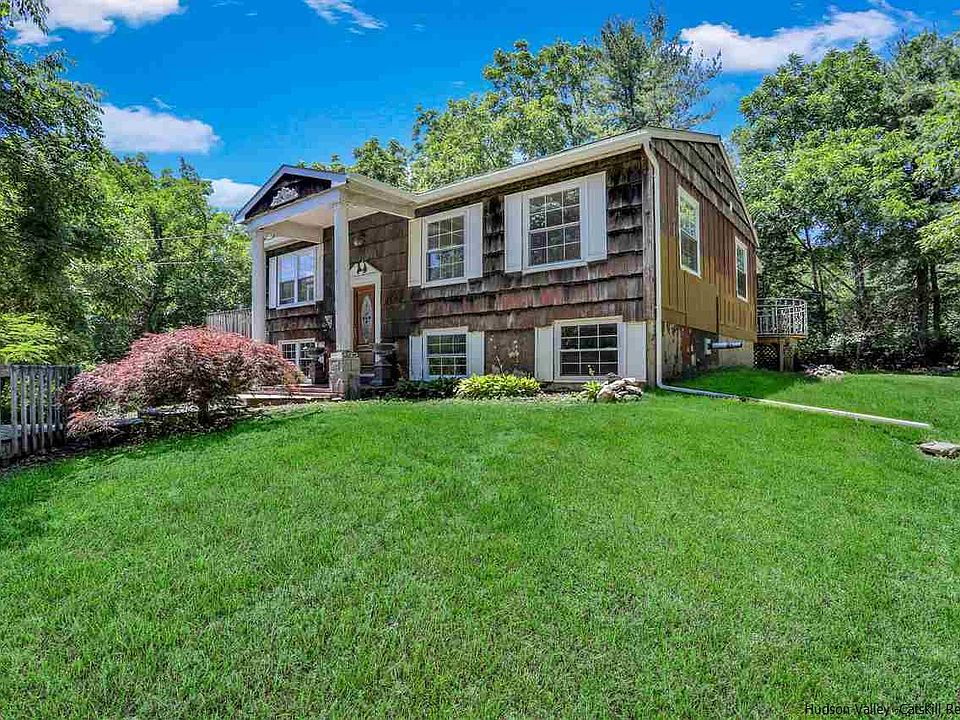 1st image of 415 Vineyard Ave
