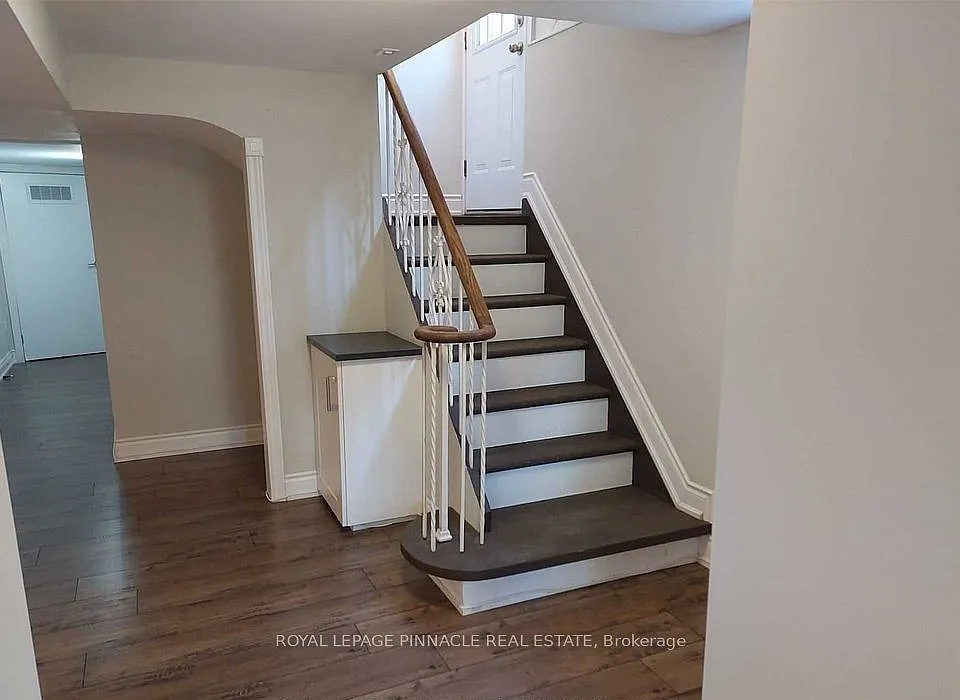 2587 Burslem Rd #BASEMENT