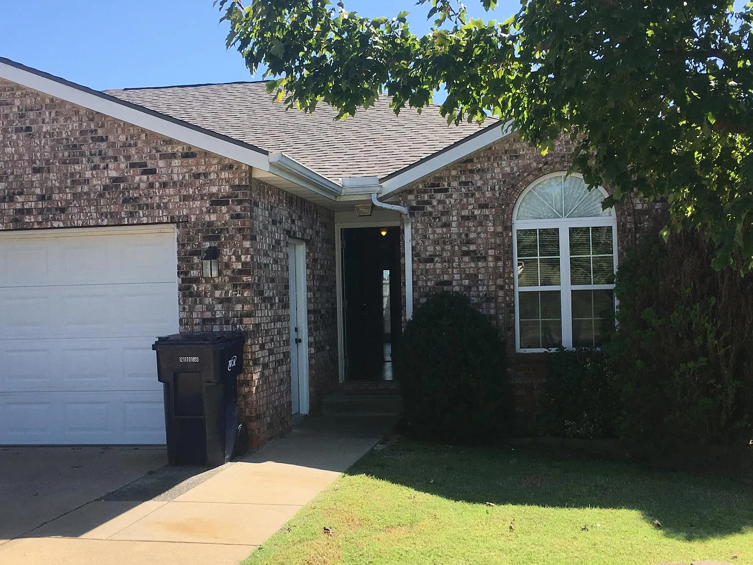 2 bed, 1250 sqft, $1,100 — Photo 3
