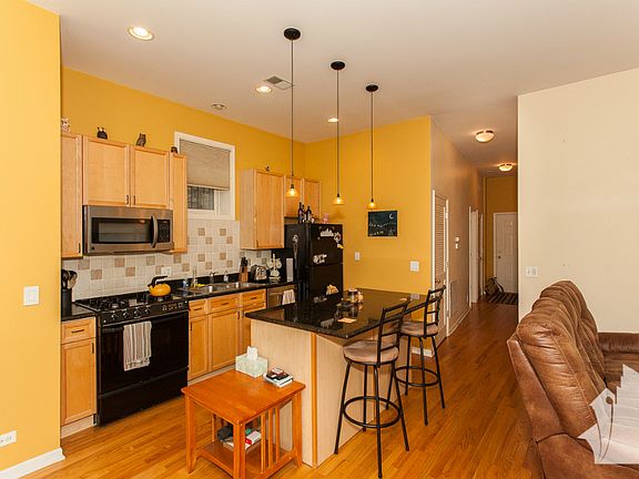 3rd image of 4711 N Magnolia Ave