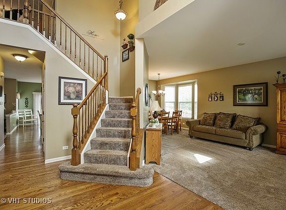 3rd image of 9195 Buckingham Ct