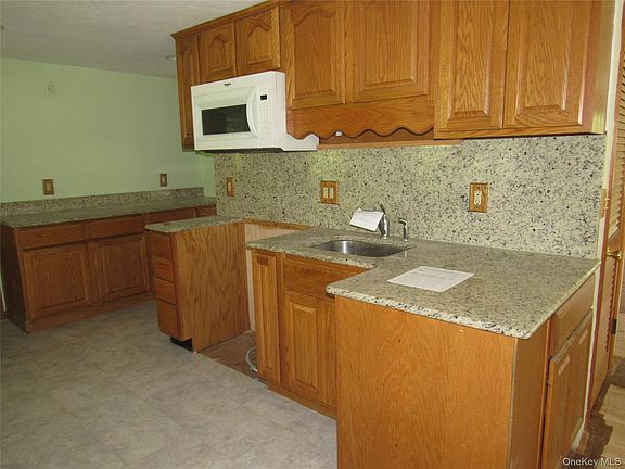 5th image of 6 Meadow Avenue