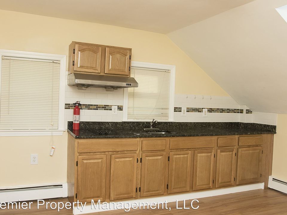 1st image of 8 West Ave APT 3