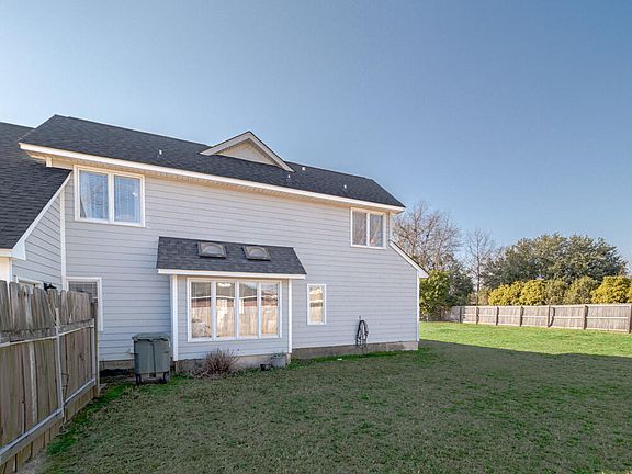 4th image of 121 Cromer Dr