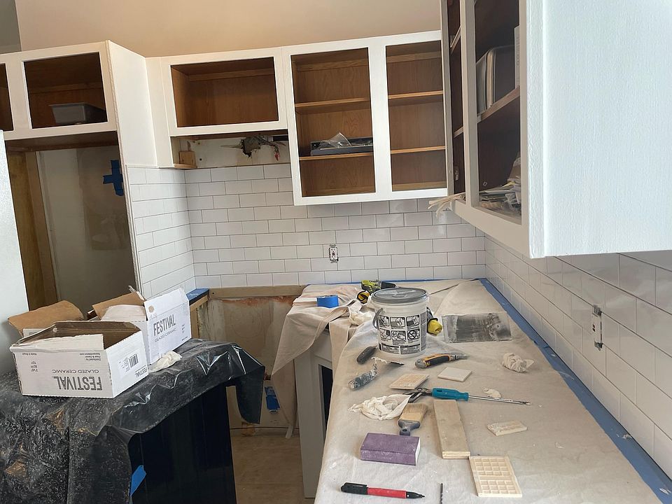 1st image of 220 E Bay 34th St #2