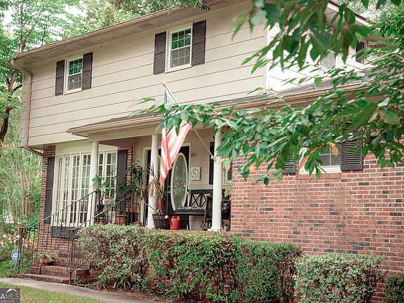 5th image of 921 Crystal Dr