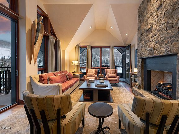 2nd image of 141 E Meadow Dr #Penthouse H
