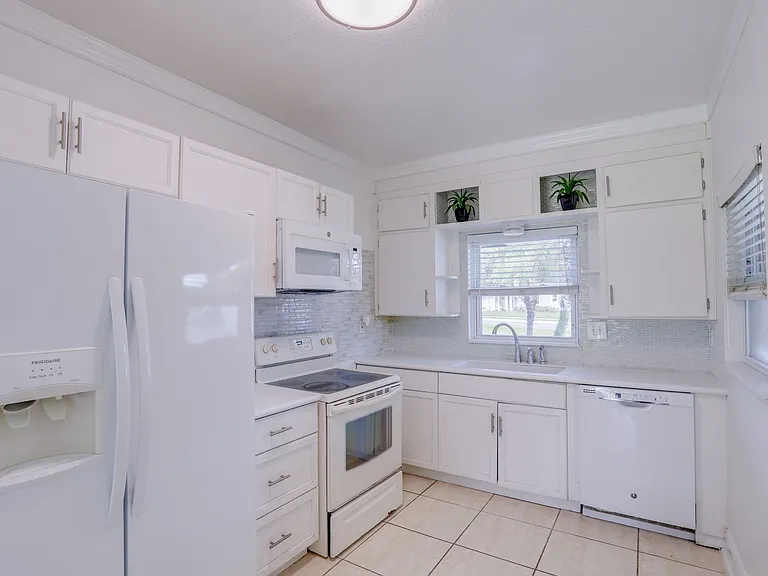121 S Triplet Lake Dr — Photo 6