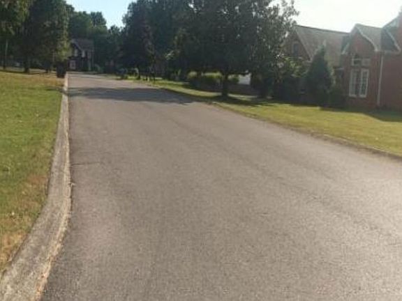 Exterior Neighborhood (street photo)