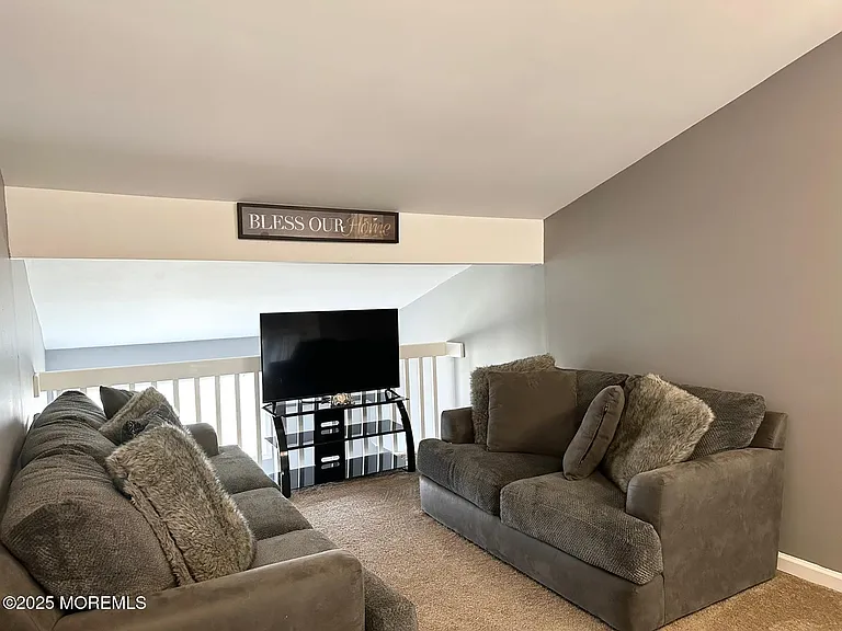 49 White Swan Way — Photo 18