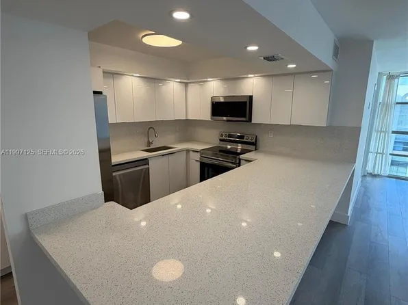851 Three Islands Blvd, Hallandale Beach, FL