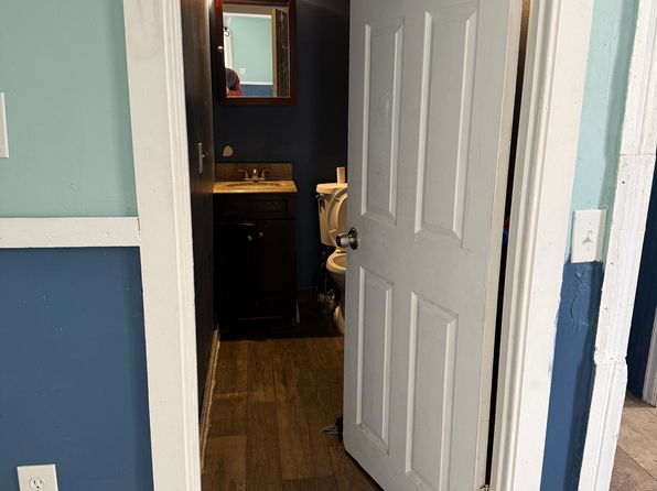 105 Hedley Ave APT 2