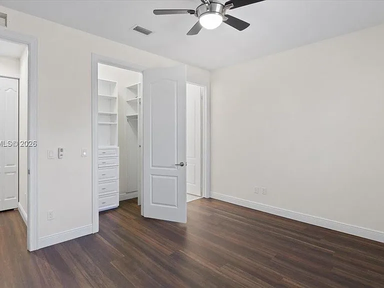8610 Lakeside Bnd — Photo 35