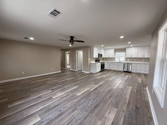 3rd image of 154 Cartwright Ave