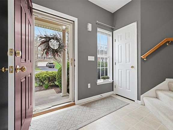 3rd image of 184 Southern Valley Ct
