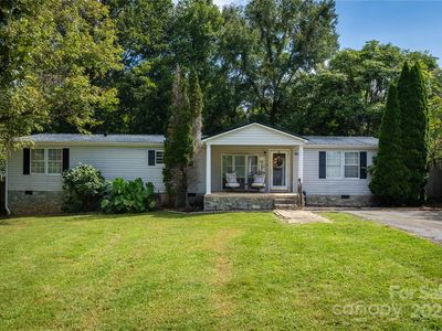 2293 Crestview St, Morganton, NC, 28655