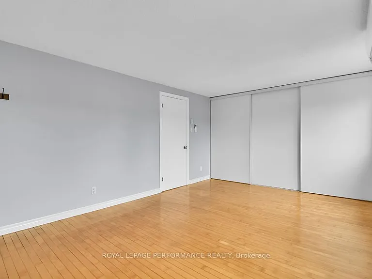 1286 Cedarcroft Cres — Photo 17