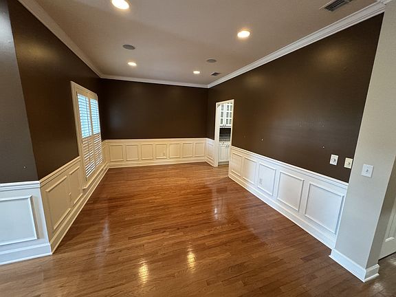 4th image of 1414 Charleston Blvd