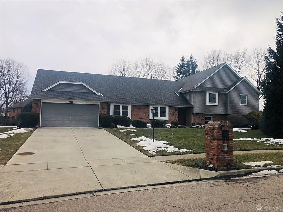 2nd image of 3821 Walnut Grove Ln