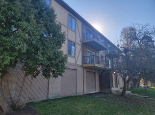 416-428 W Bailey Rd #5639F26BB, Naperville, IL 60565