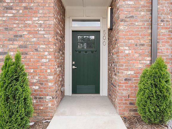 2nd image of 500 W Trinity Ln #7