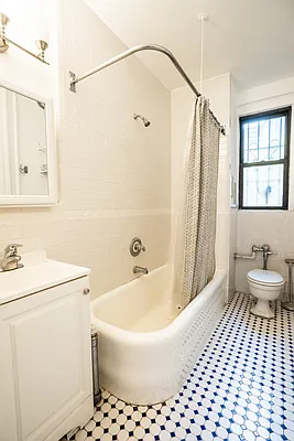 Rented by Reuveni LLC | media 6