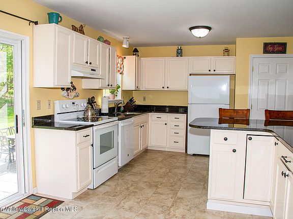4th image of 4707 Mazel Court