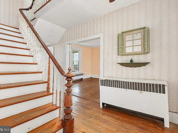 2nd image of 2094 Oranda Rd