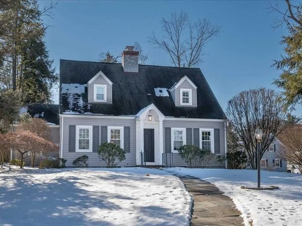 96 Ferris Ln