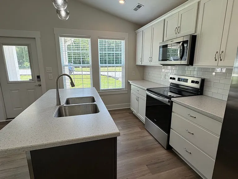 503 Pecan Tree Ln — Photo 9