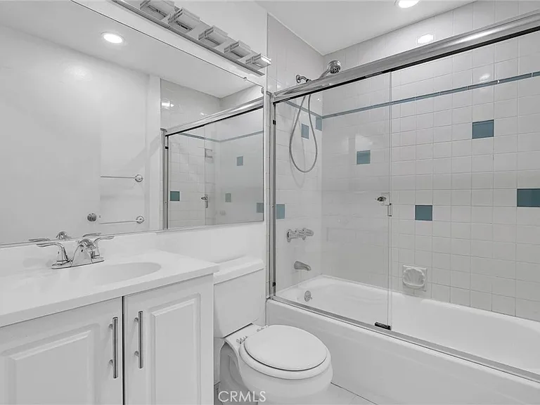 1401 S Bentley Ave #203 — Photo 17