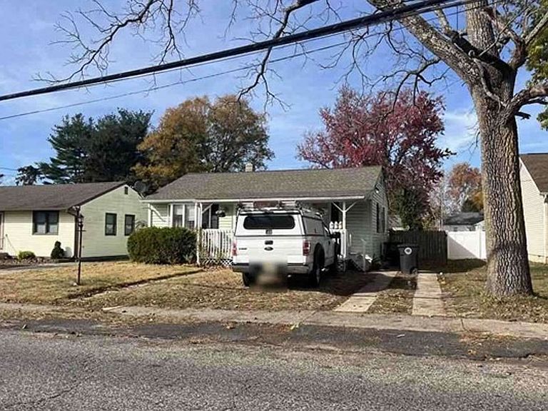 Listing photo 3