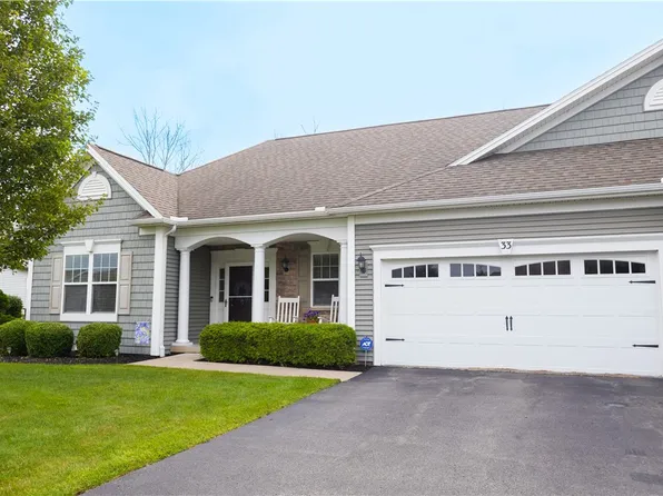 33 Colonnade Ter, Hilton, NY 14468