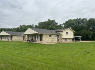 110 Jeanette Dr #16, Newton, KS 67114
